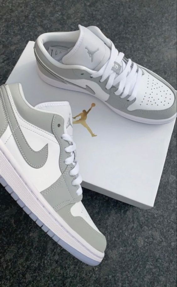 Air Jordan 1 Low "Wolf Grey"